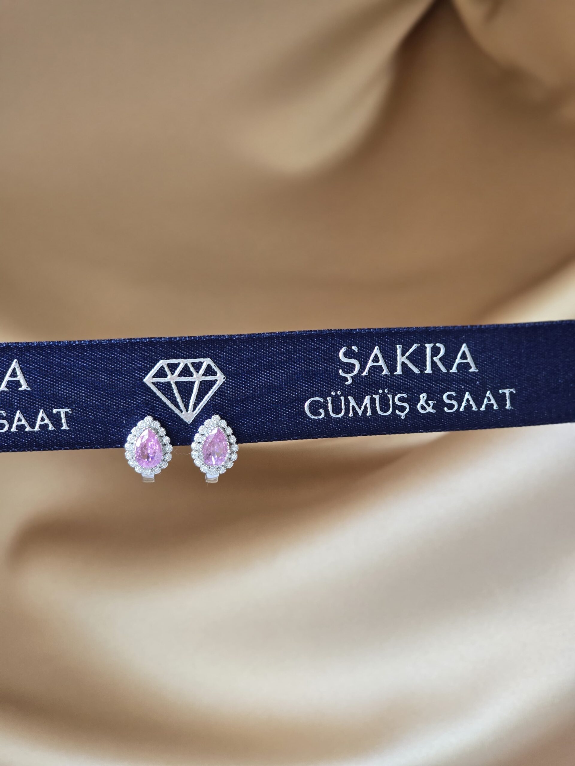 Pembe Damla Kesim Taşlı Zarif Gümüş Küpe