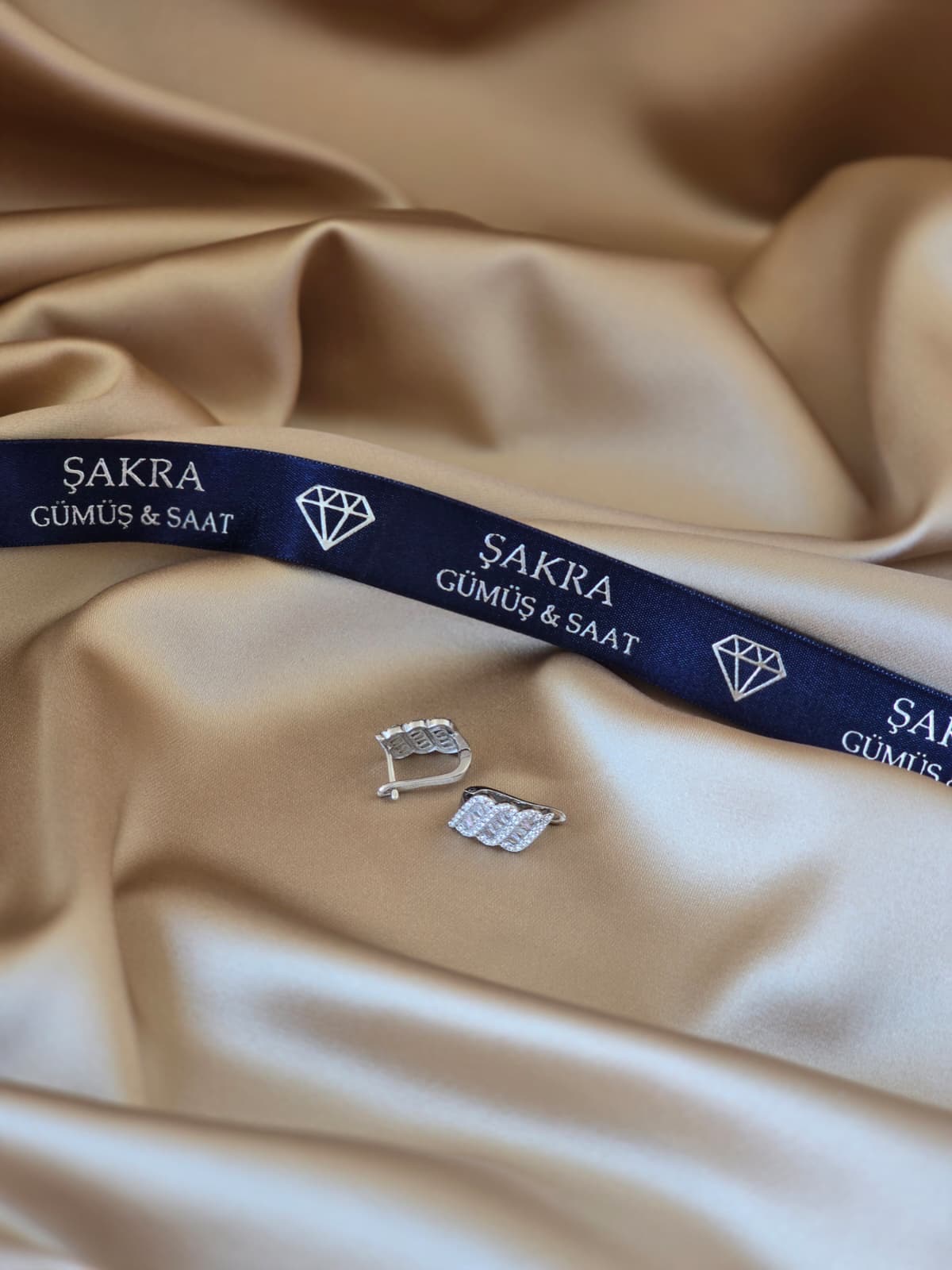 Dalga Model Taşlı Gümüş Küpe – 4.7 gr | Şakra Gümüş & Saat - Görsel 3