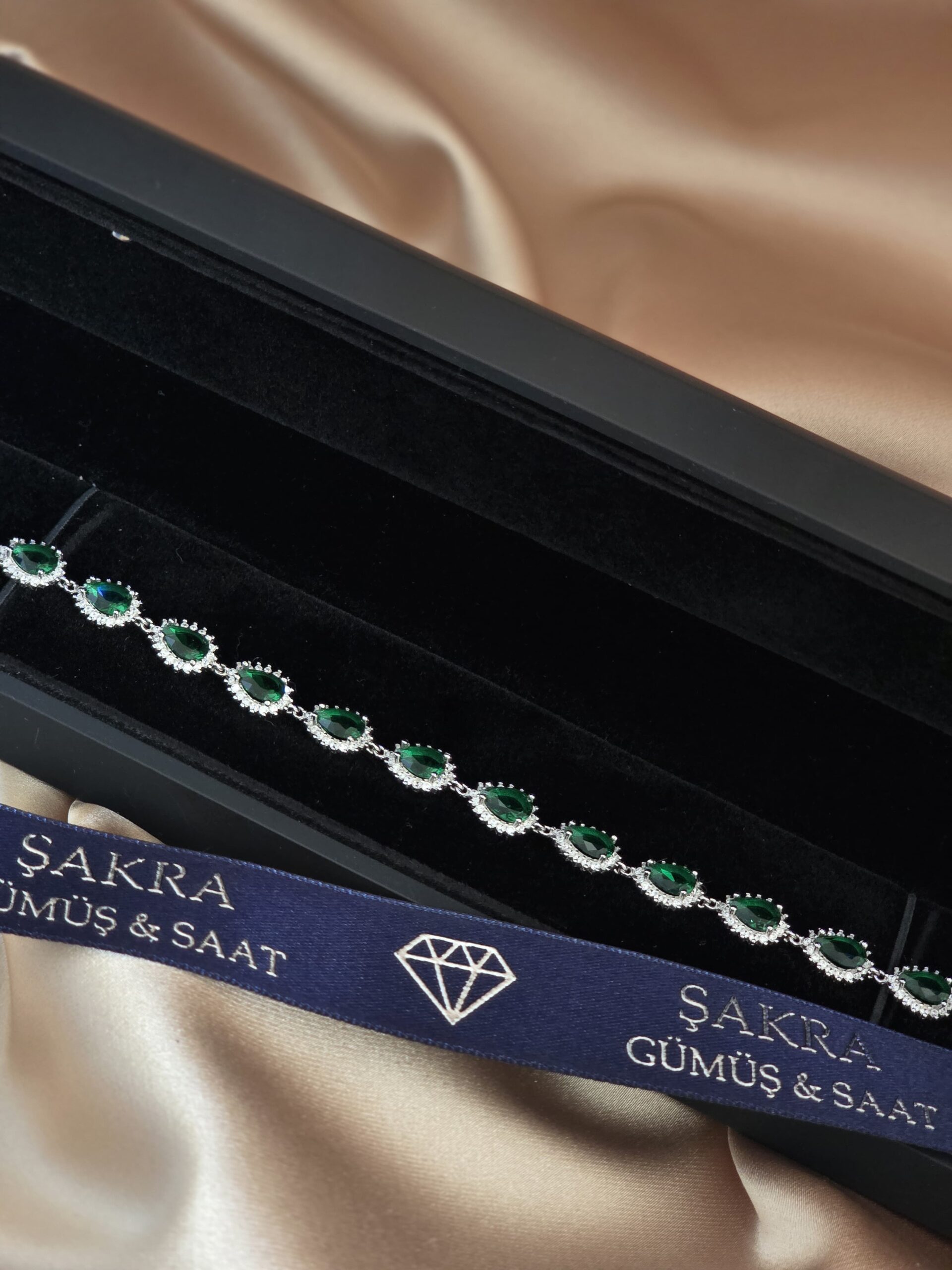 Zümrüt Yeşili Oval Taşlı Zarif Gümüş Bileklik - Görsel 2