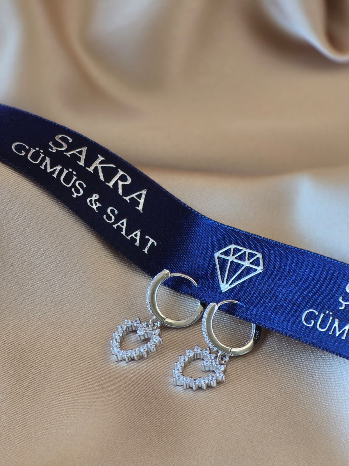 Kalp Figürlü Taşlı Gümüş Küpe – 3.1 gr | Şakra Gümüş & Saat - Görsel 2