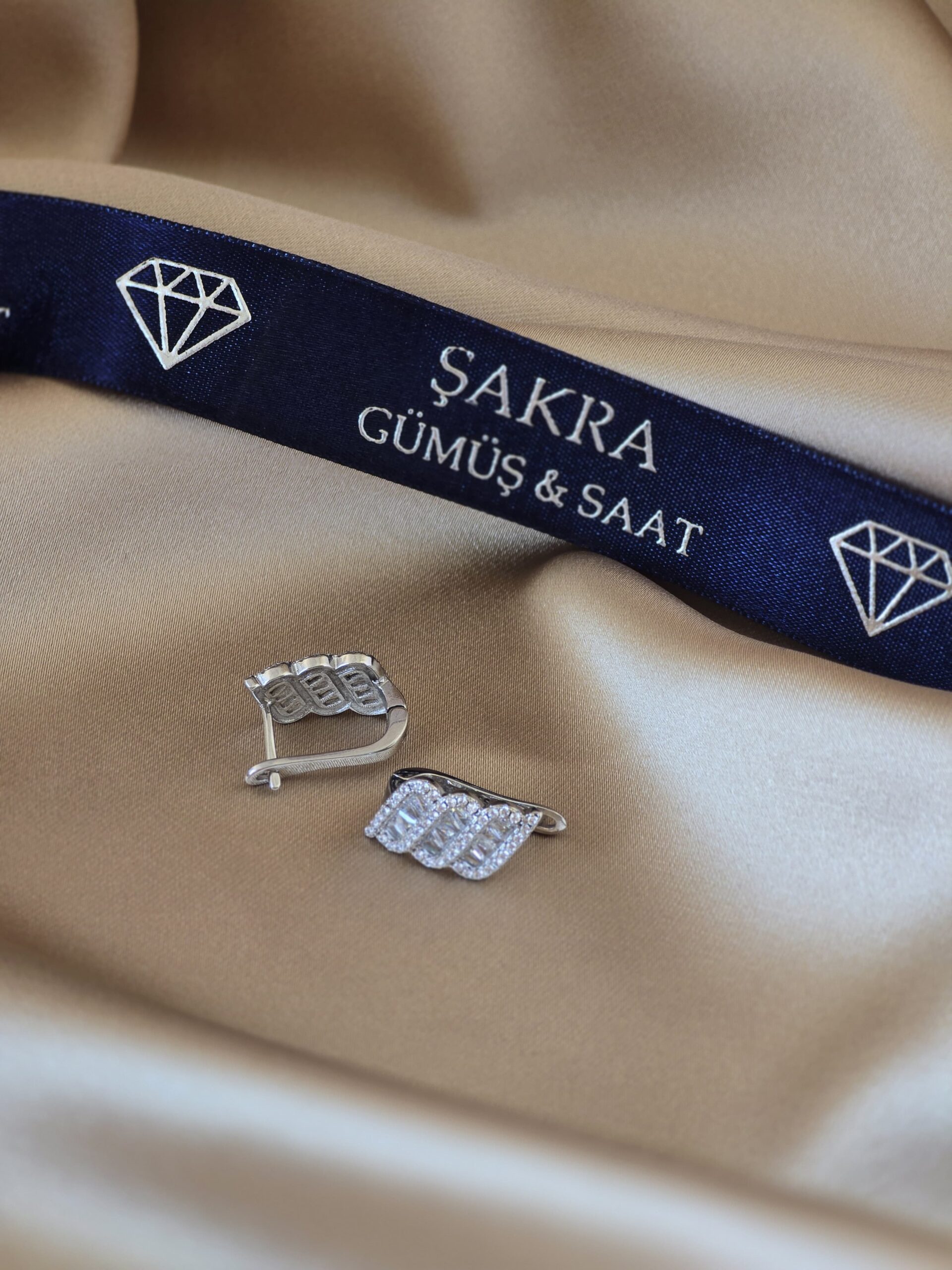 Dalga Model Taşlı Gümüş Küpe – 4.7 gr | Şakra Gümüş & Saat - Görsel 2