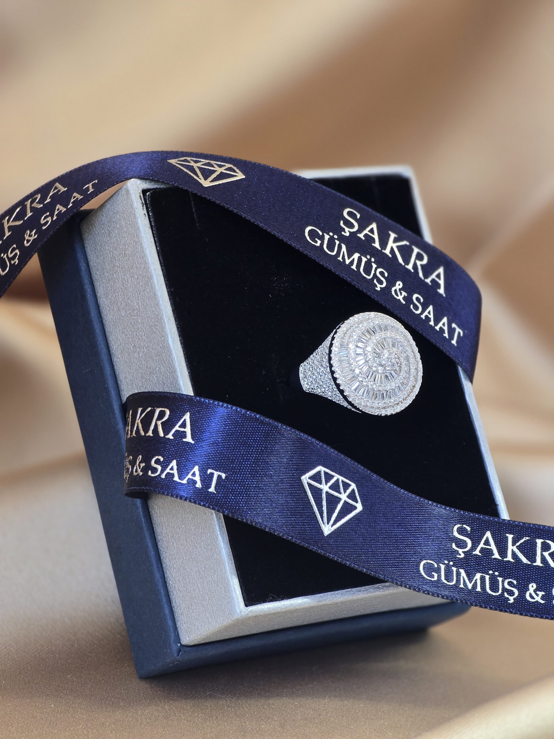 Spiral Tasarım Baget Taşlı 925 Ayar Gümüş Yüzük – 7.5 Gram - Görsel 3