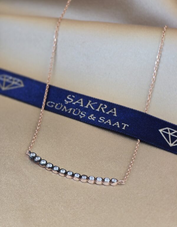 Rose Kaplama Sıralı Beyaz Taşlı Minimal 925 Ayar Gümüş Kolye