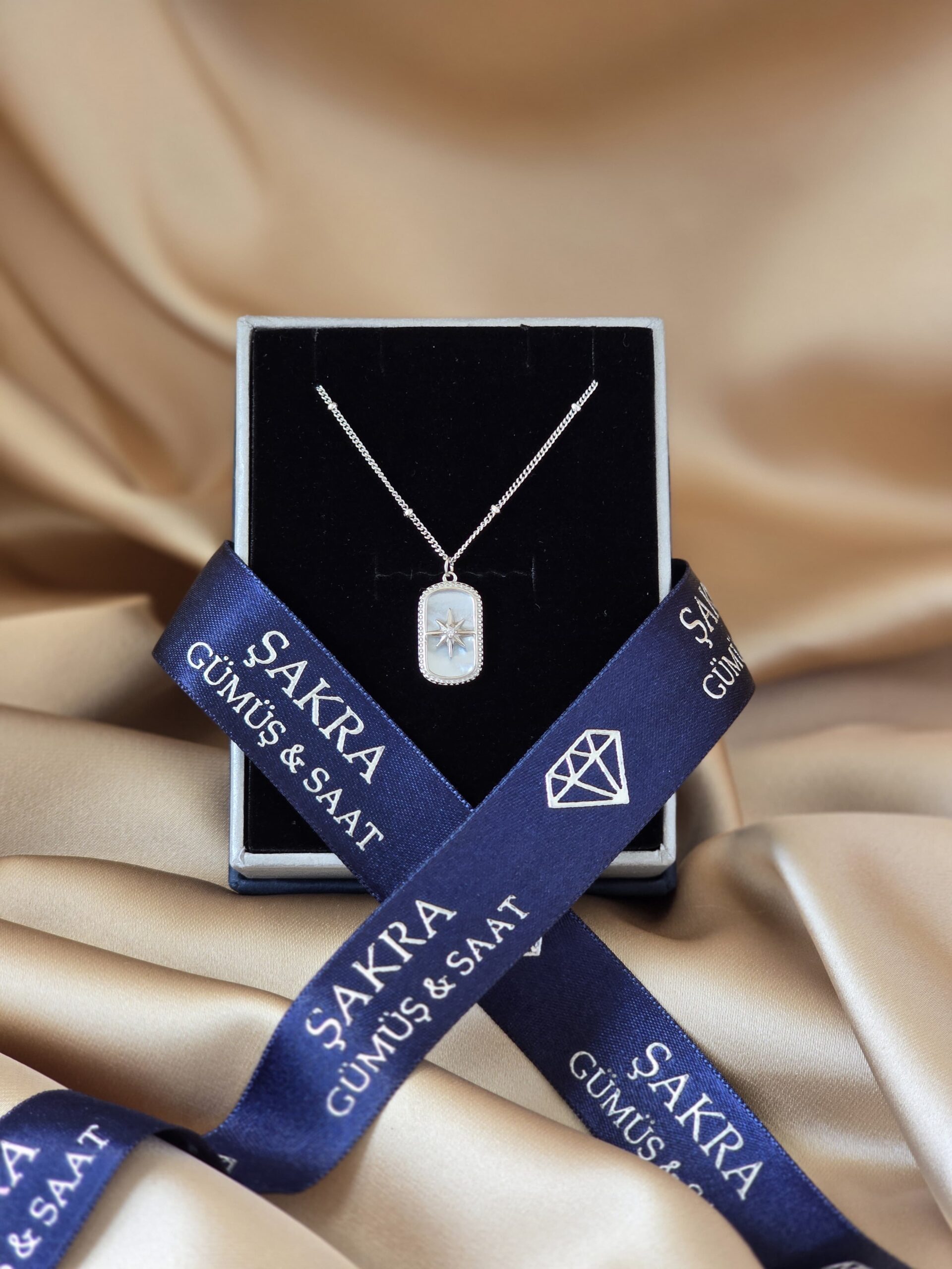 Sedef Üzerine Yıldız Motifli Dikdörtgen 925 Ayar Gümüş Kolye - Görsel 2