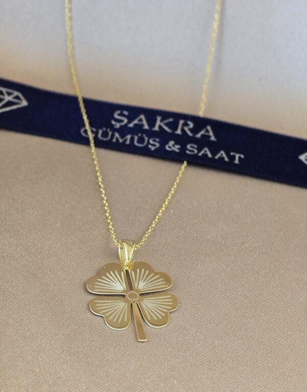 Altın Kaplama Dört Yapraklı Yonca Tasarım 925 Ayar Gümüş Kolye