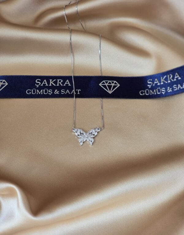 Zirkon Taşlı Kelebek Formlu 925 Ayar Gümüş Kolye