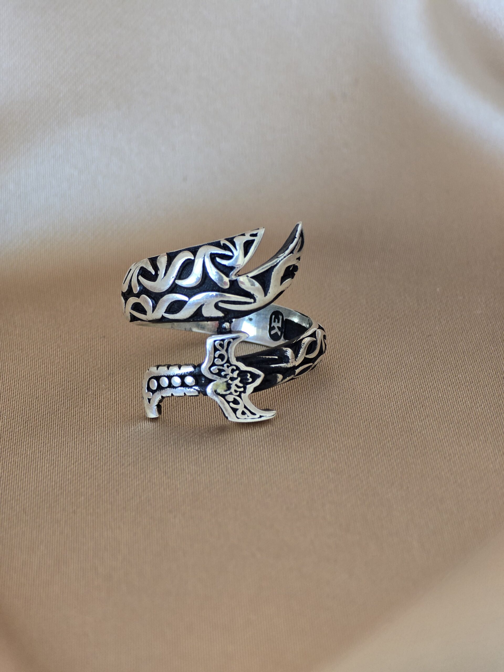 Balta Motifli Tribal Desenli Erkek Gümüş Yüzük – 8.1 gr | Şakra Gümüş & Saat - Görsel 3