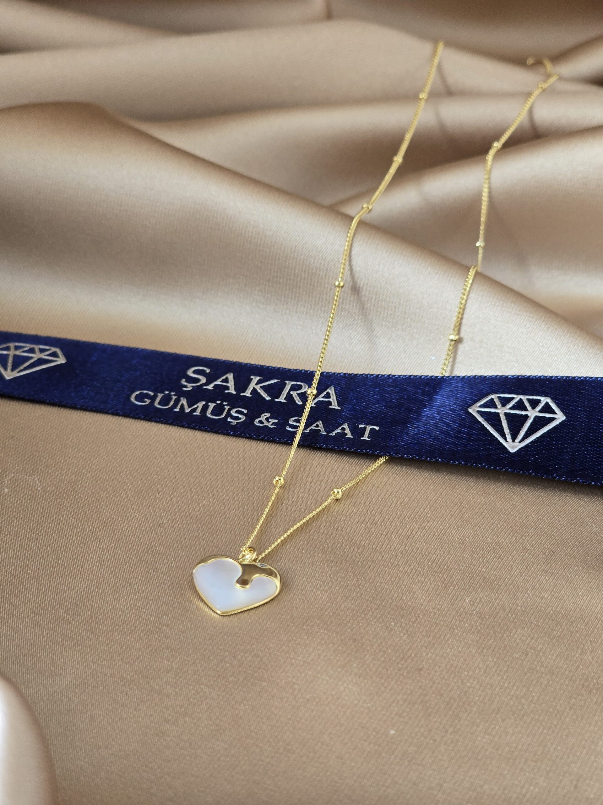 Sedef Kalpli Altın Kaplama 925 Ayar Gümüş Kolye