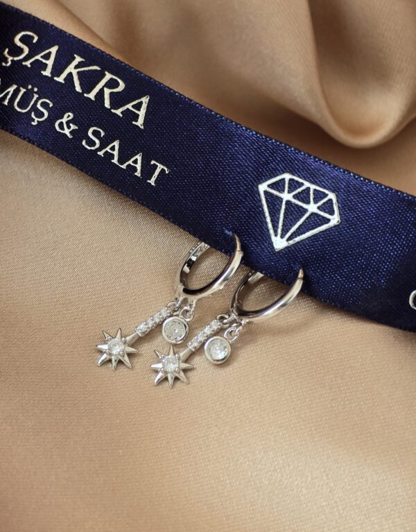 Yıldız Figürlü Taşlı Gümüş Küpe – 2.9 gr | Şakra Gümüş & Saat