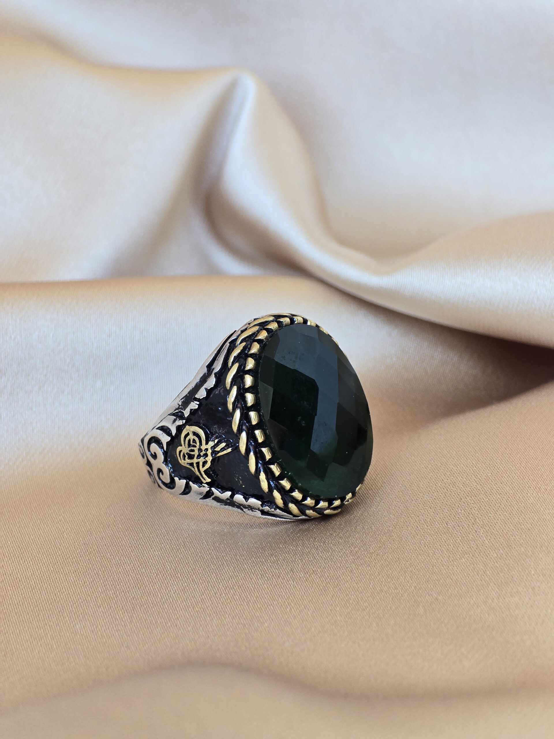 Yeşil Kesme Taşlı Tuğra Desenli Erkek Gümüş Yüzük – 18 gr | Şakra Gümüş & Saat - Görsel 2