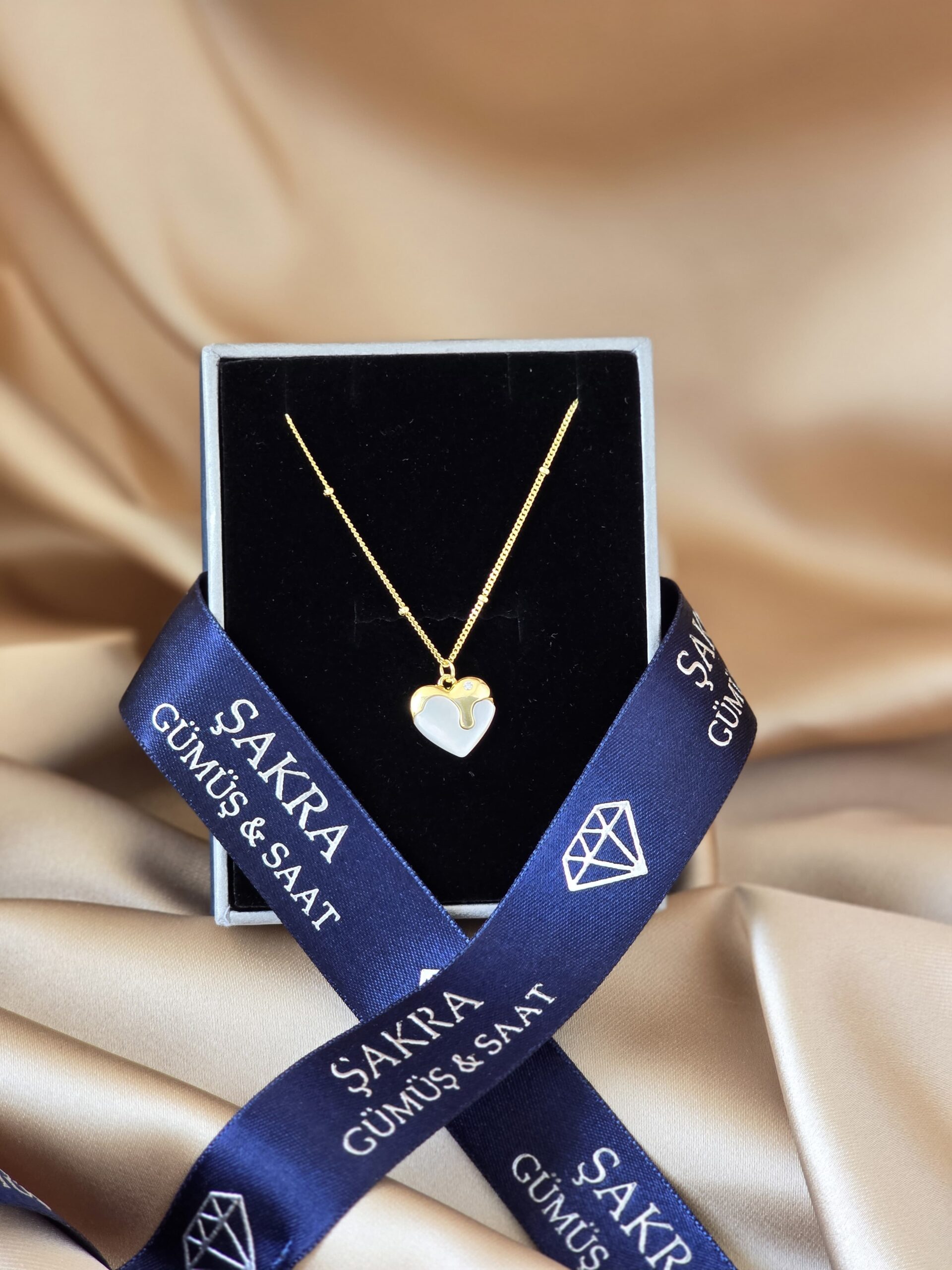 Sedef Kalpli Altın Kaplama 925 Ayar Gümüş Kolye - Görsel 2