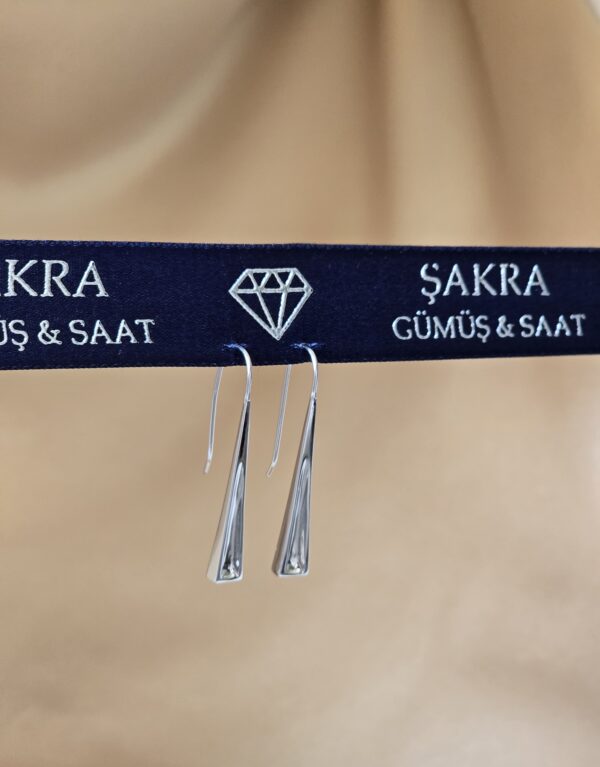 Modern Minimal Üçgen Form Uzun Gümüş Küpe