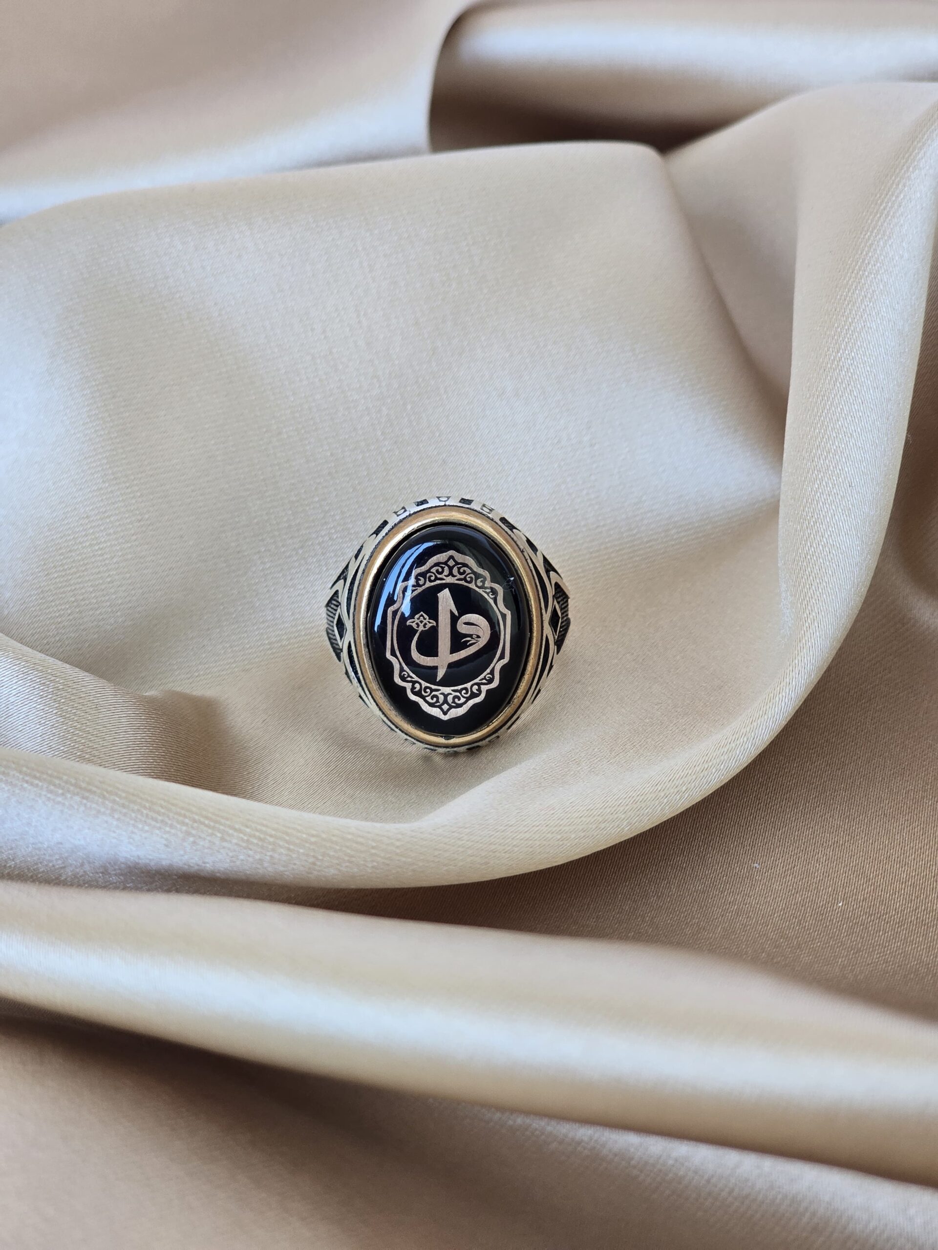 Vav Harfli Siyah Oniks Taşlı Erkek Gümüş Yüzük – 18.7 gr | Şakra Gümüş & Saat - Görsel 3