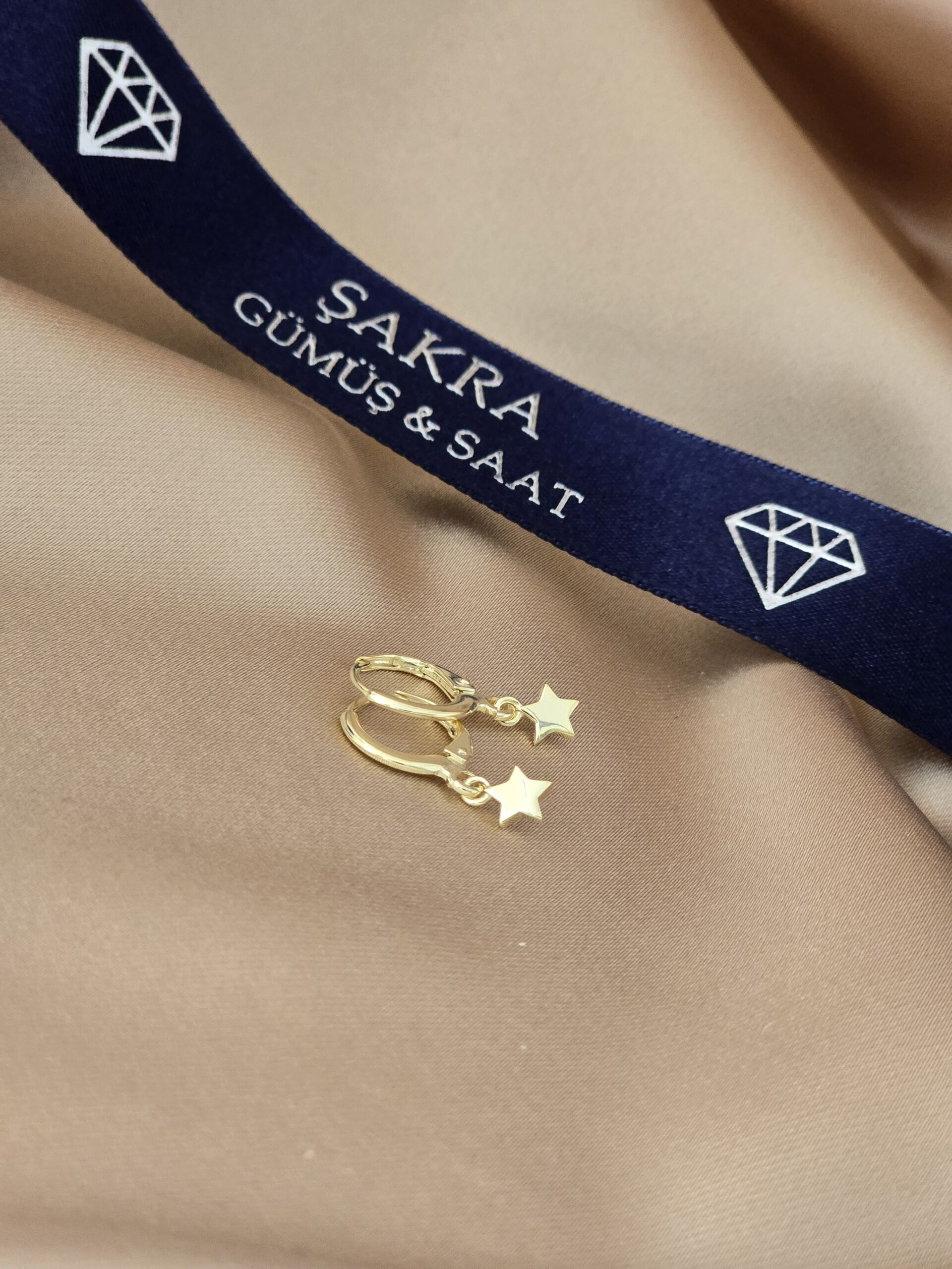 Altın Kaplama Yıldız Sallantılı Minimal Halka Gümüş Küpe - Görsel 2