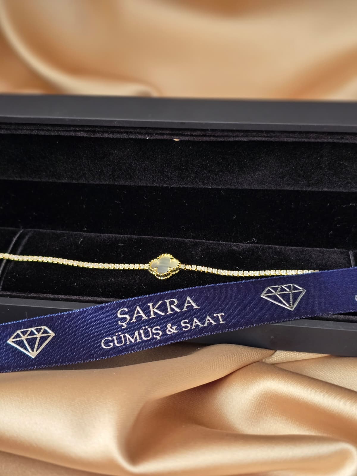 Altın Kaplama Sedef Yonca Detaylı Taş Dizilimli Gümüş Bileklik - Görsel 2