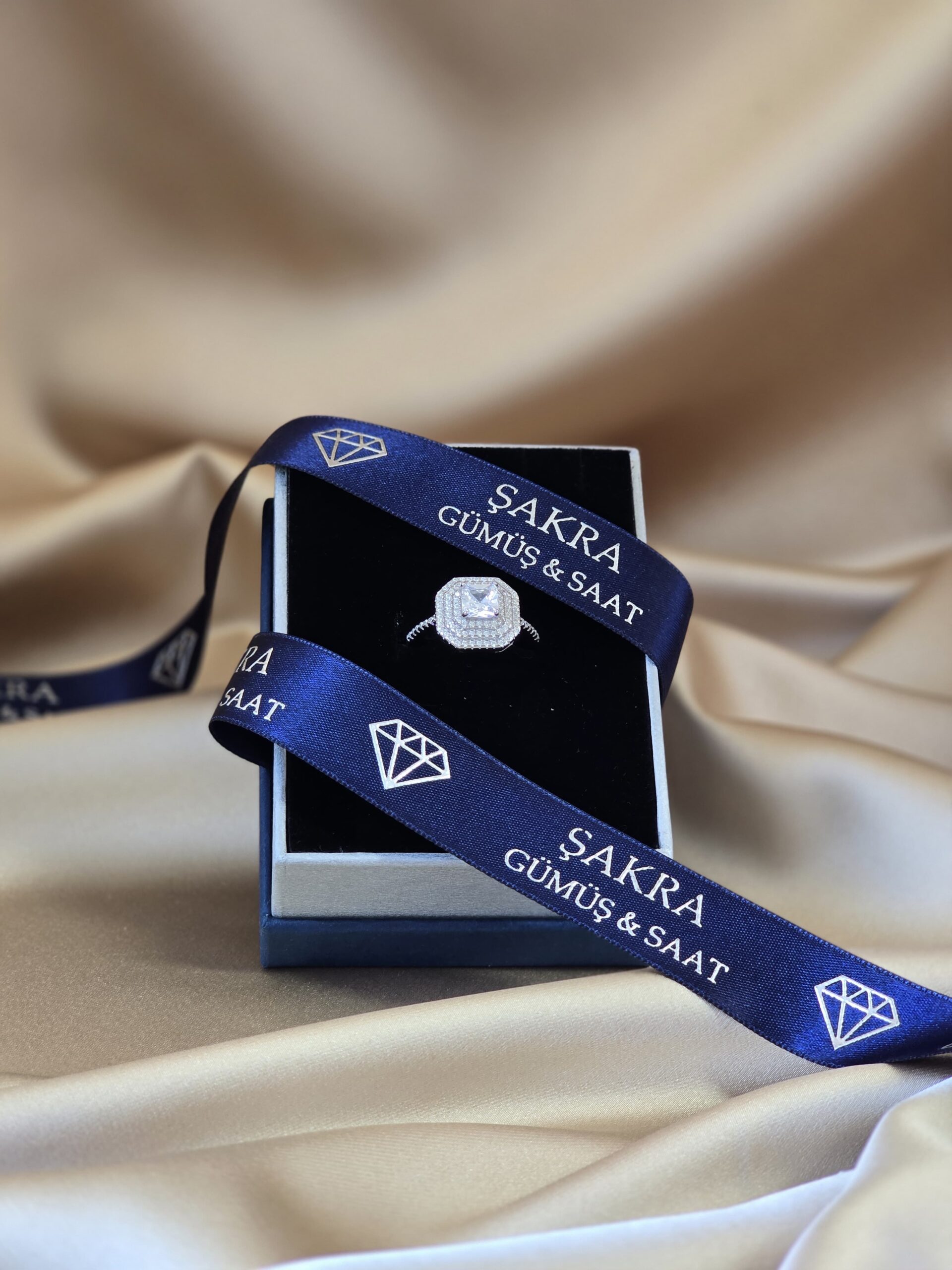 Çok Sıralı Taşlı Zarif Tasarım 925 Ayar Gümüş Yüzük – 5.3 Gram - Görsel 2