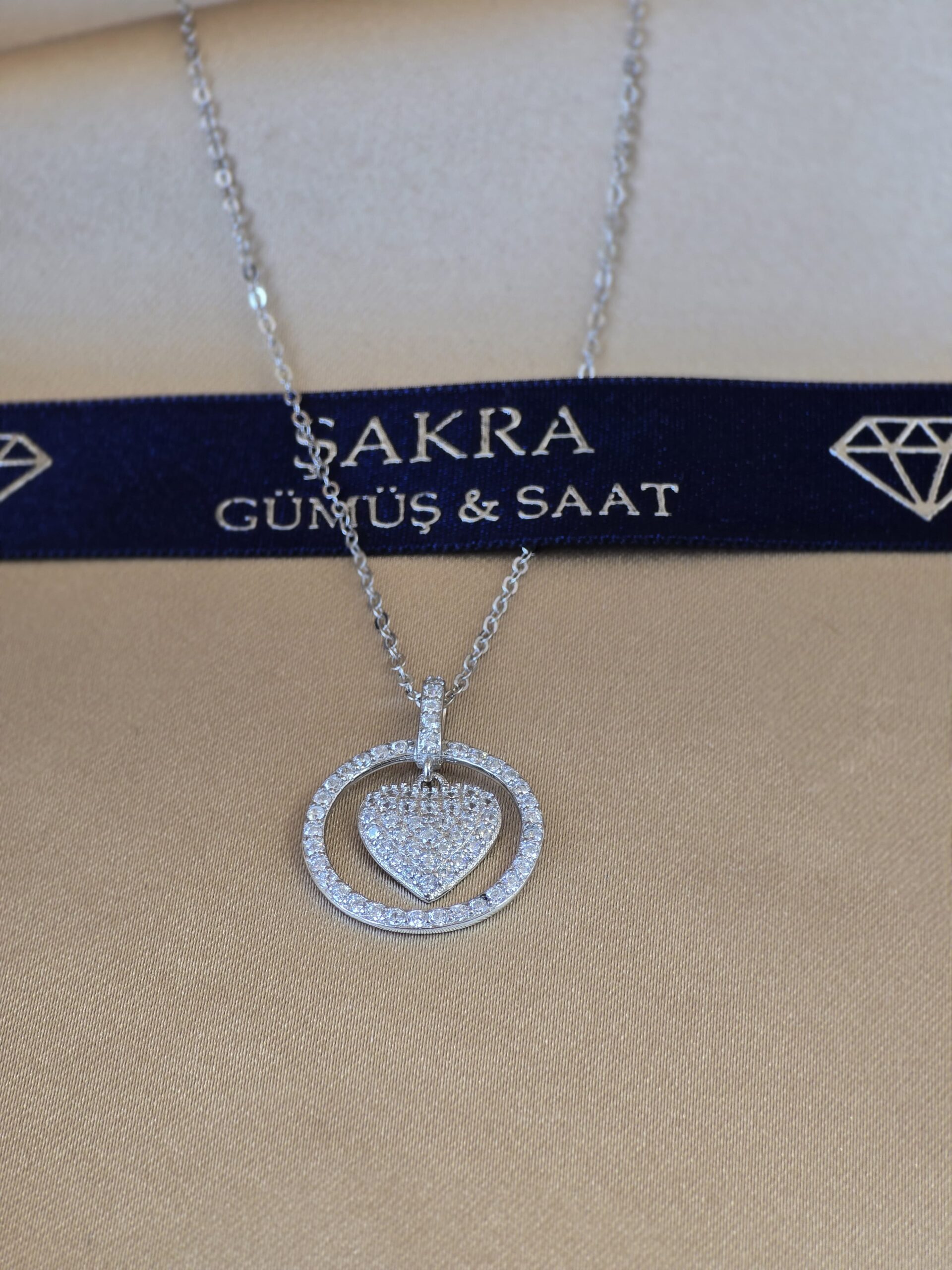 İçi Taşlı Kalp Figürlü 925 Ayar Gümüş Kolye