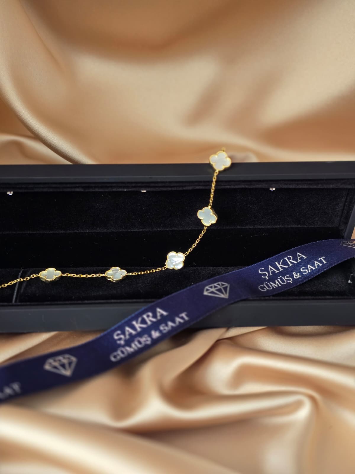 Altın Kaplama Sedef Dörtlü Yonca Figürlü Gümüş Bileklik - Görsel 2