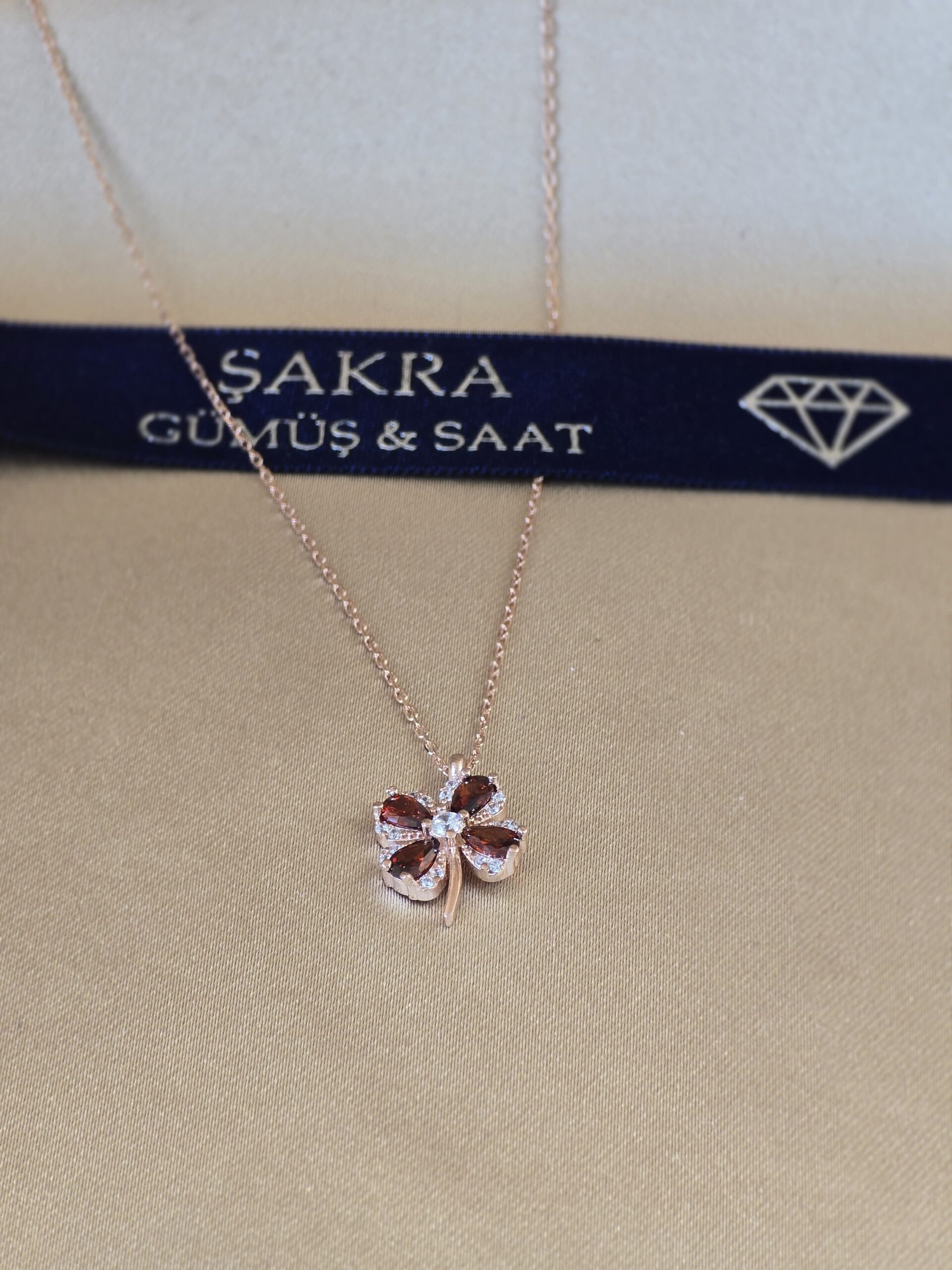 Rose Kaplama Kahverengi Taşlı Yonca Modeli 925 Ayar Gümüş Kolye